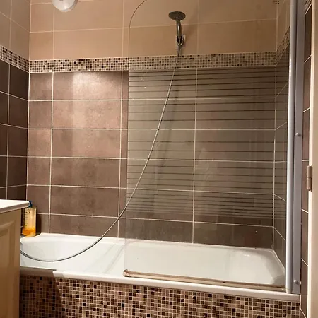 Luminous Belle Vue Apartment Levallois-Perret