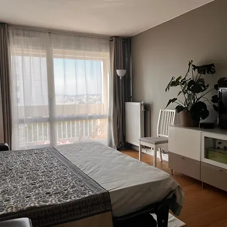 Luminous Belle Vue Apartment Levallois-Perret